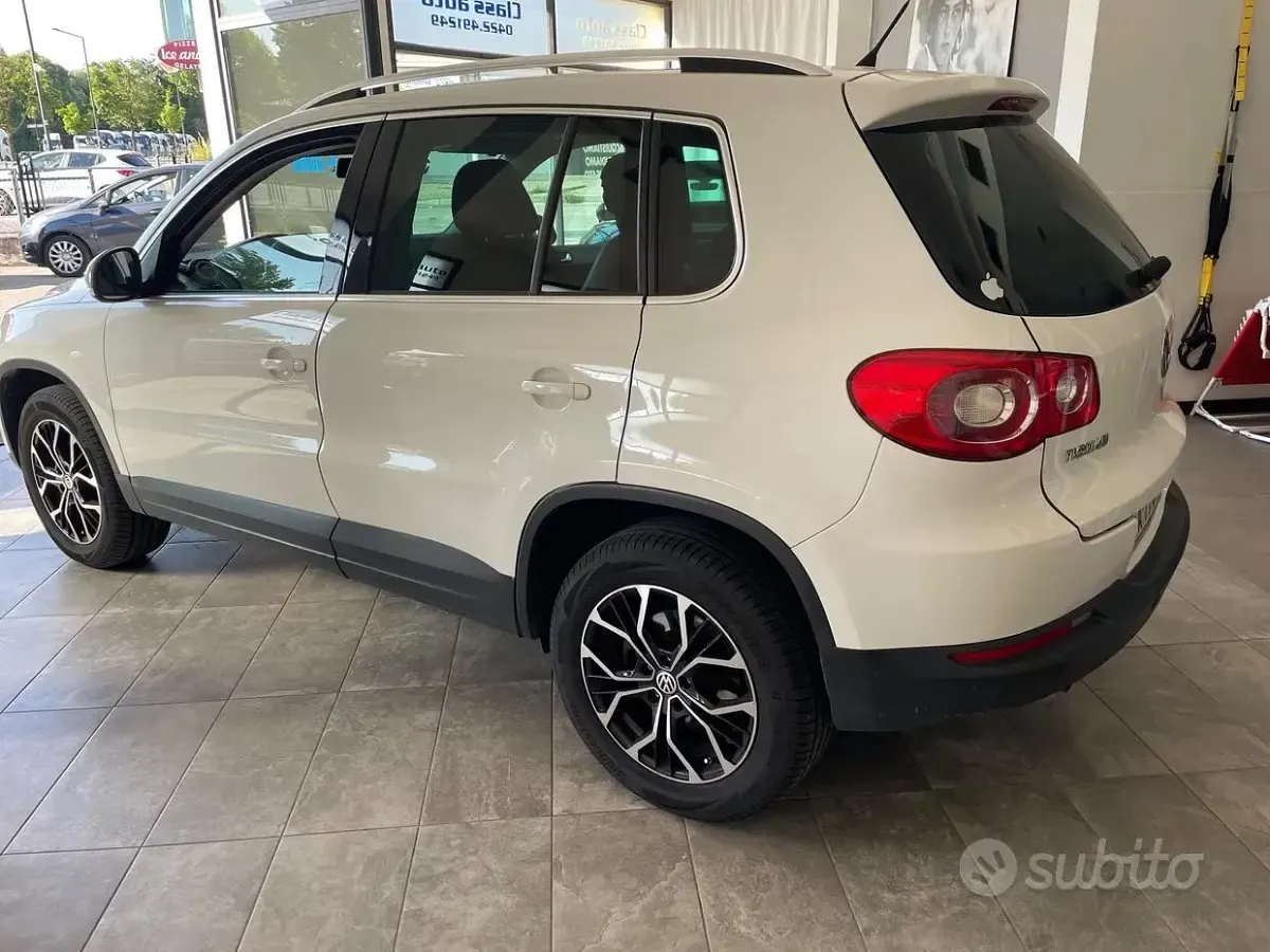 Usata VW Tiguan Sportline 140 CV (102 kW) 2010 Bianco SUV