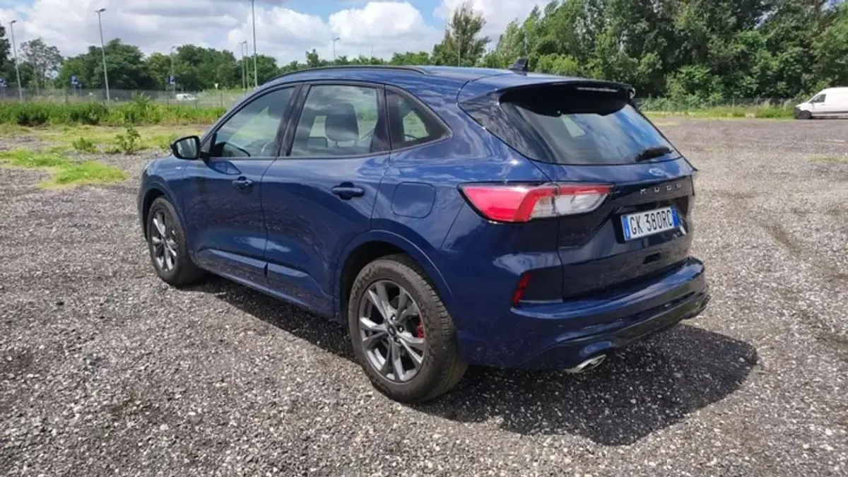 Usata Ford Kuga ST-Line X 120 CV (88 kW) 2022 Blu/azzurro SUV