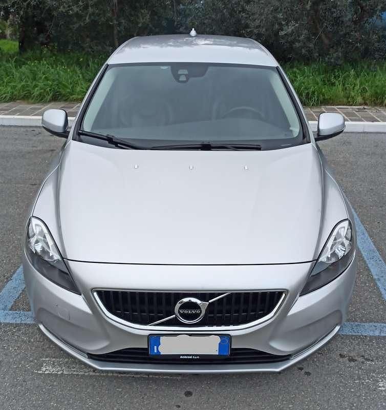 Usata Volvo V40 Ocean Race 120 CV (88 kW) 2016 Argento Berlina