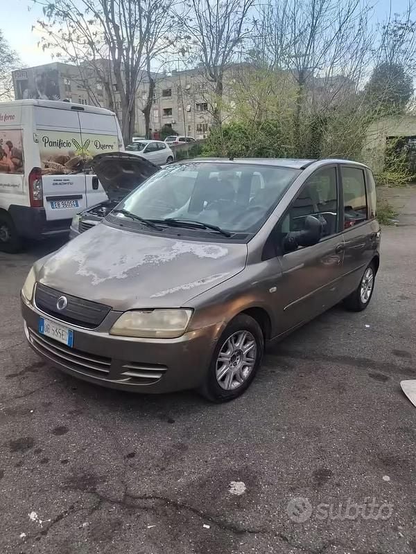 Usata Fiat Multipla 120 CV (88 kW) 2006 Marrone Monovolume