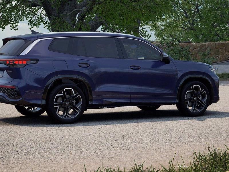 Nuova VW Tayron R-line Plus 204 CV (150 kW) 2025 Ultraviolet metallizzato SUV