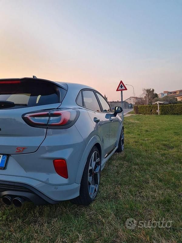 Usata Ford Puma ST200 200 CV (147 kW) 2021 Grigio SUV