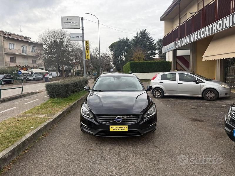 Usata Volvo V60 114 CV (83 kW) 2014 Nero Station wagon