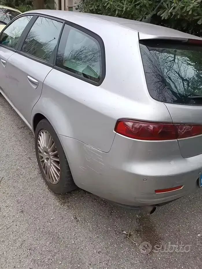 Usata Alfa Romeo 159 Quadrifoglio 150 CV (110 kW) 2007 Grigio Station wagon