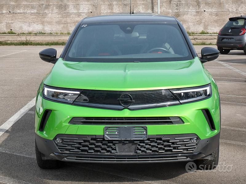 Usata Opel Mokka 100 CV (73 kW) 2023 Verde SUV