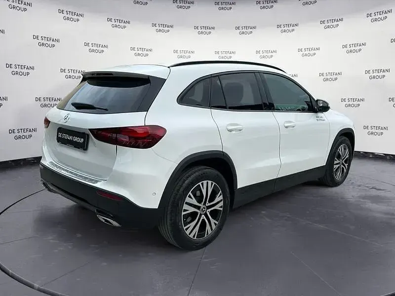 Usata Mercedes GLA180 Advanced 116 CV (85 kW) 2025 Bianco SUV