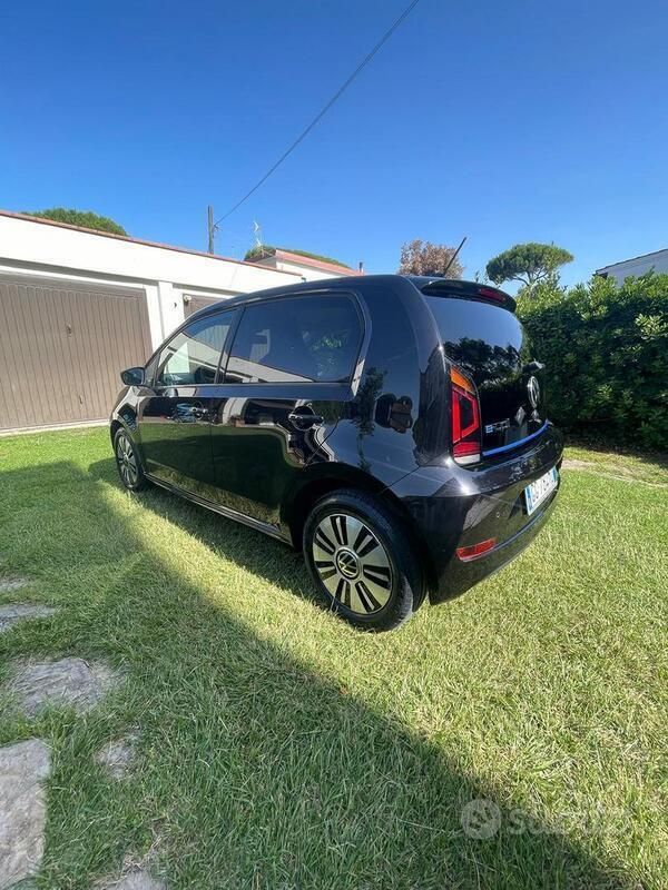 Usata 2021 VW e-up! Due volumi | 14.000 € (Buon prezzo) - Immagine 1/4