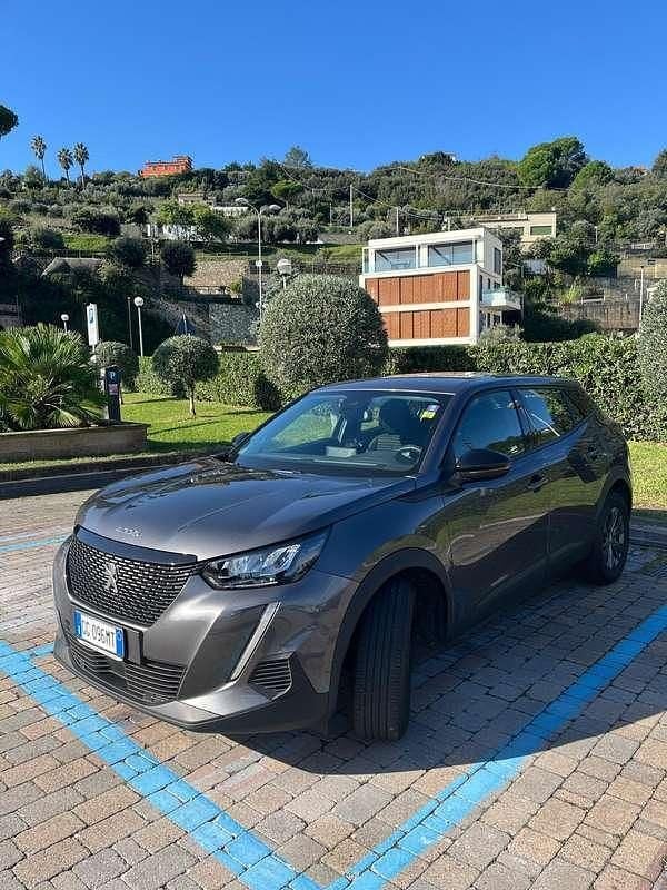 Usata Peugeot 2008 Active 110 CV (80 kW) 2022 Grigio SUV