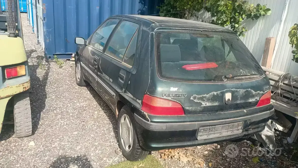 Usata Peugeot 106 57 CV (41 kW) 1997 Nero Utilitaria