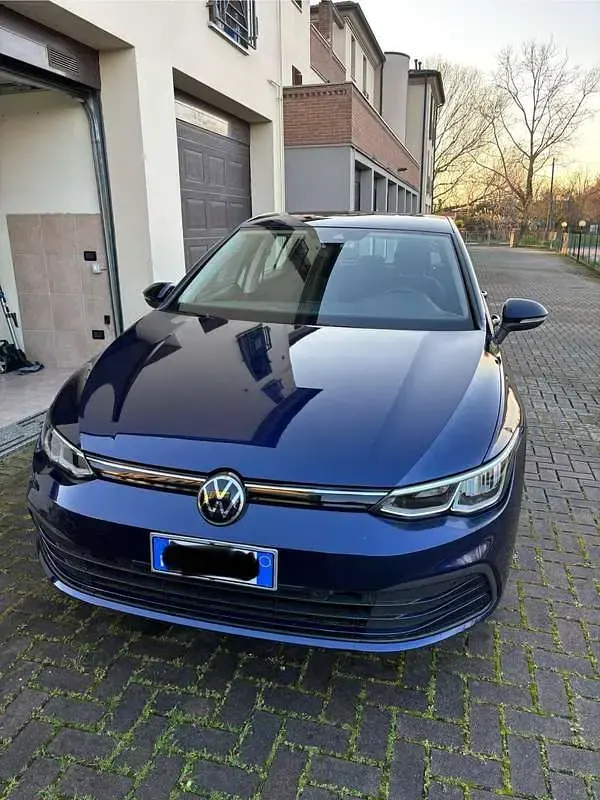 Usata VW Golf VIII Life 110 CV (80 kW) 2020 Blu Berlina