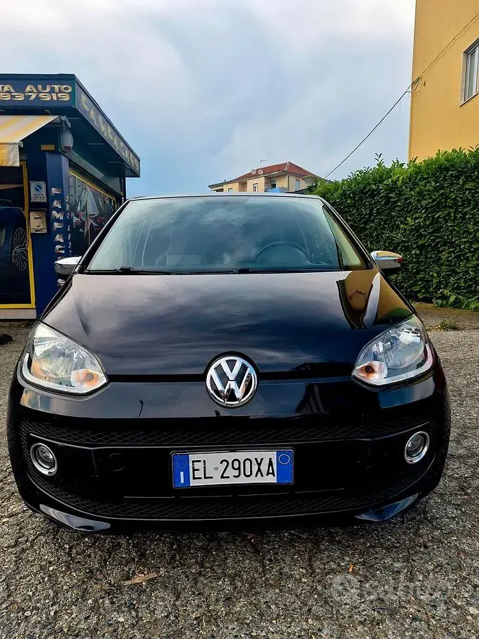 Begagnad VW up! 75 HK (55 kW) 2015 Svart Halvkombi