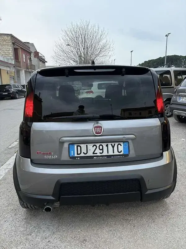 Usata Fiat Panda 101 CV (74 kW) 2007 Utilitaria