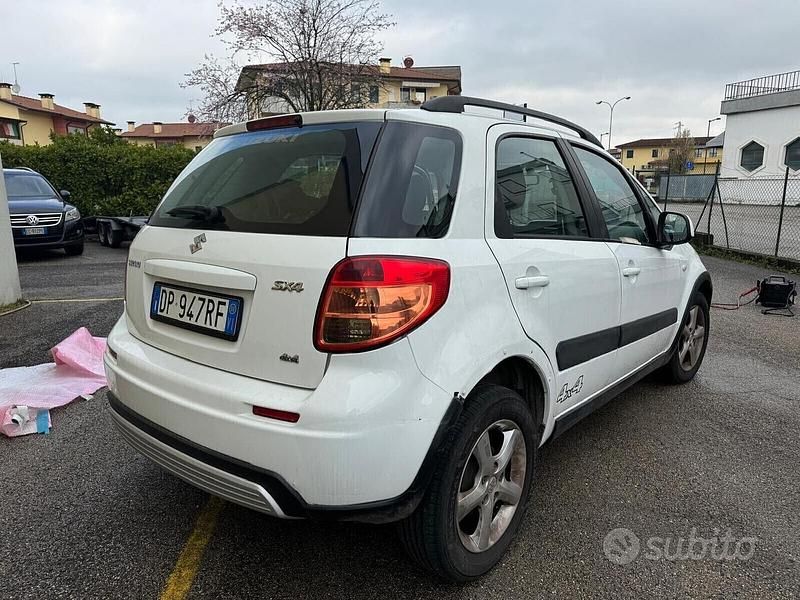 Usata Suzuki SX4 107 CV (78 kW) 2008 Bianco Station wagon