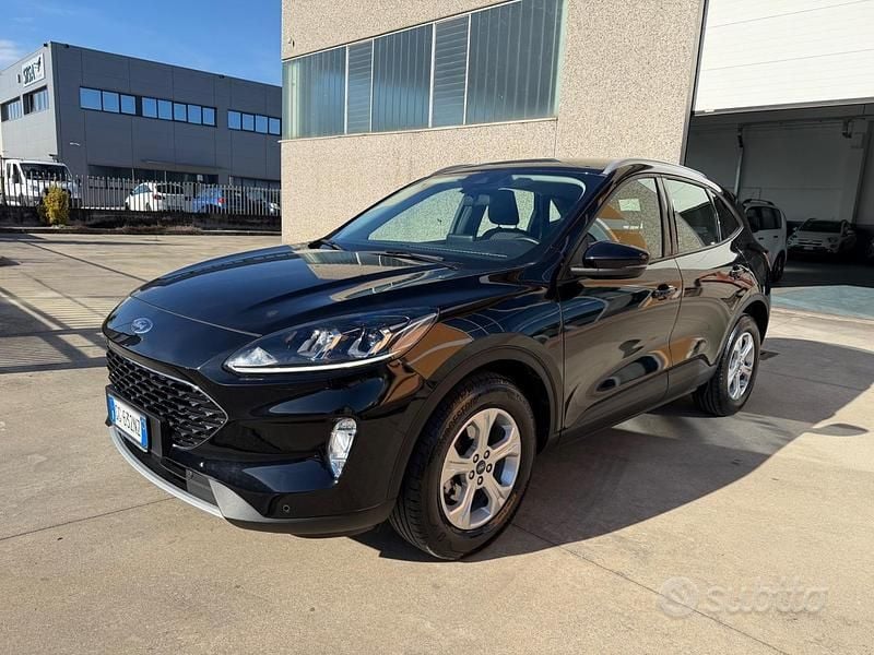 Usata Ford Kuga 120 CV (88 kW) 2021 Nero SUV