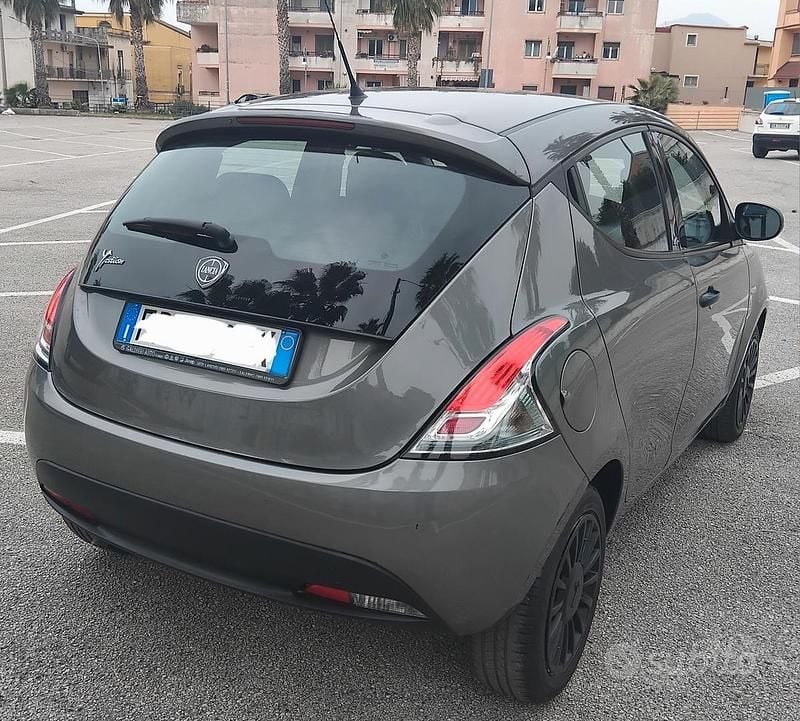 Usata Lancia Ypsilon S 95 CV (69 kW) 2018 Grigio Utilitaria