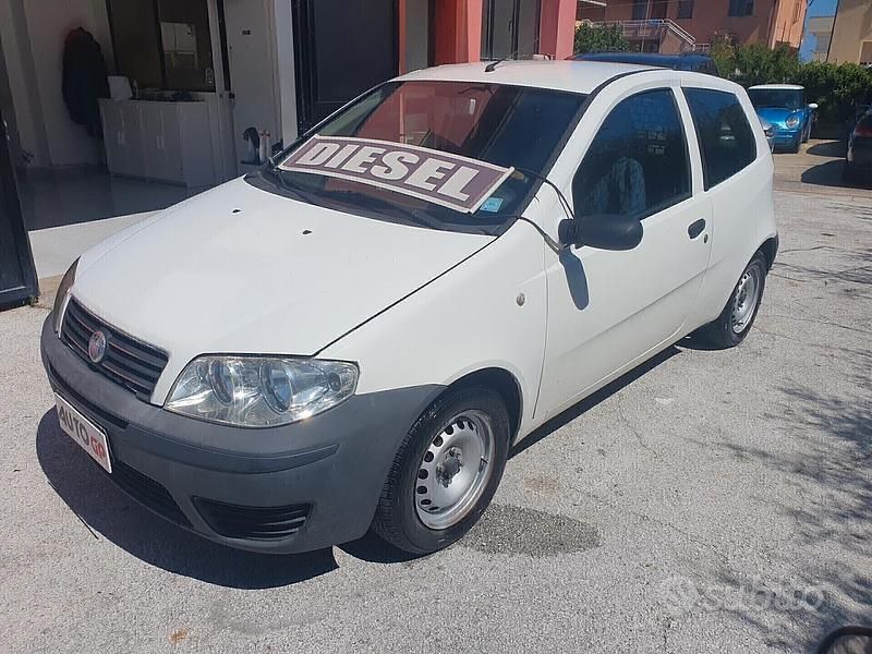 Usata Fiat Punto Active 70 CV (51 kW) 2005 Bianco Utilitaria