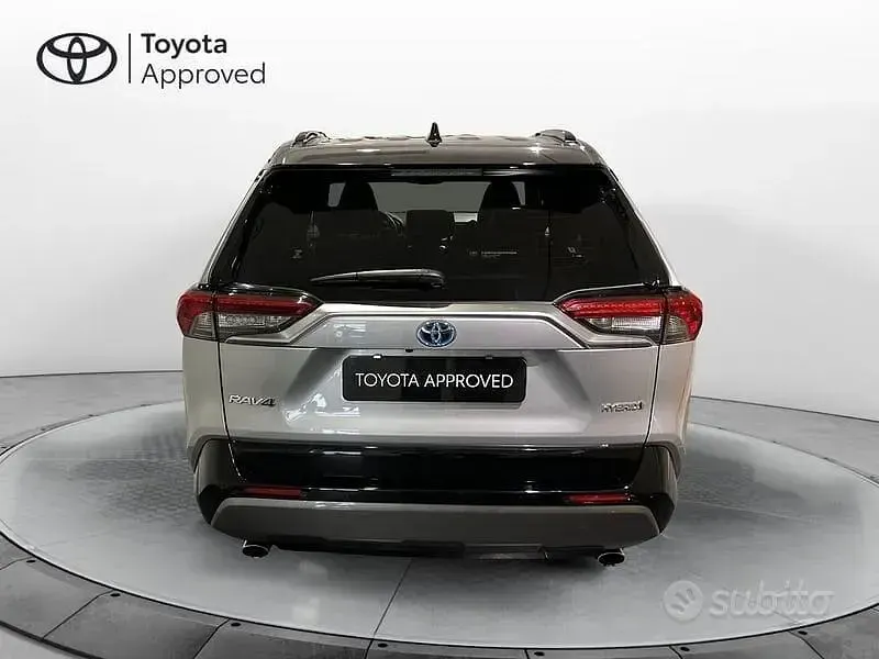 Usata Toyota RAV4 Hybrid Style 218 CV (160 kW) 2021 Grigio SUV