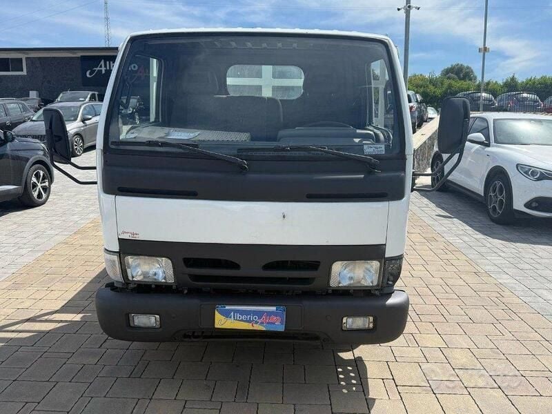 Usata Nissan Cabstar 120 CV (88 kW) 2002 Bianco Pick-up