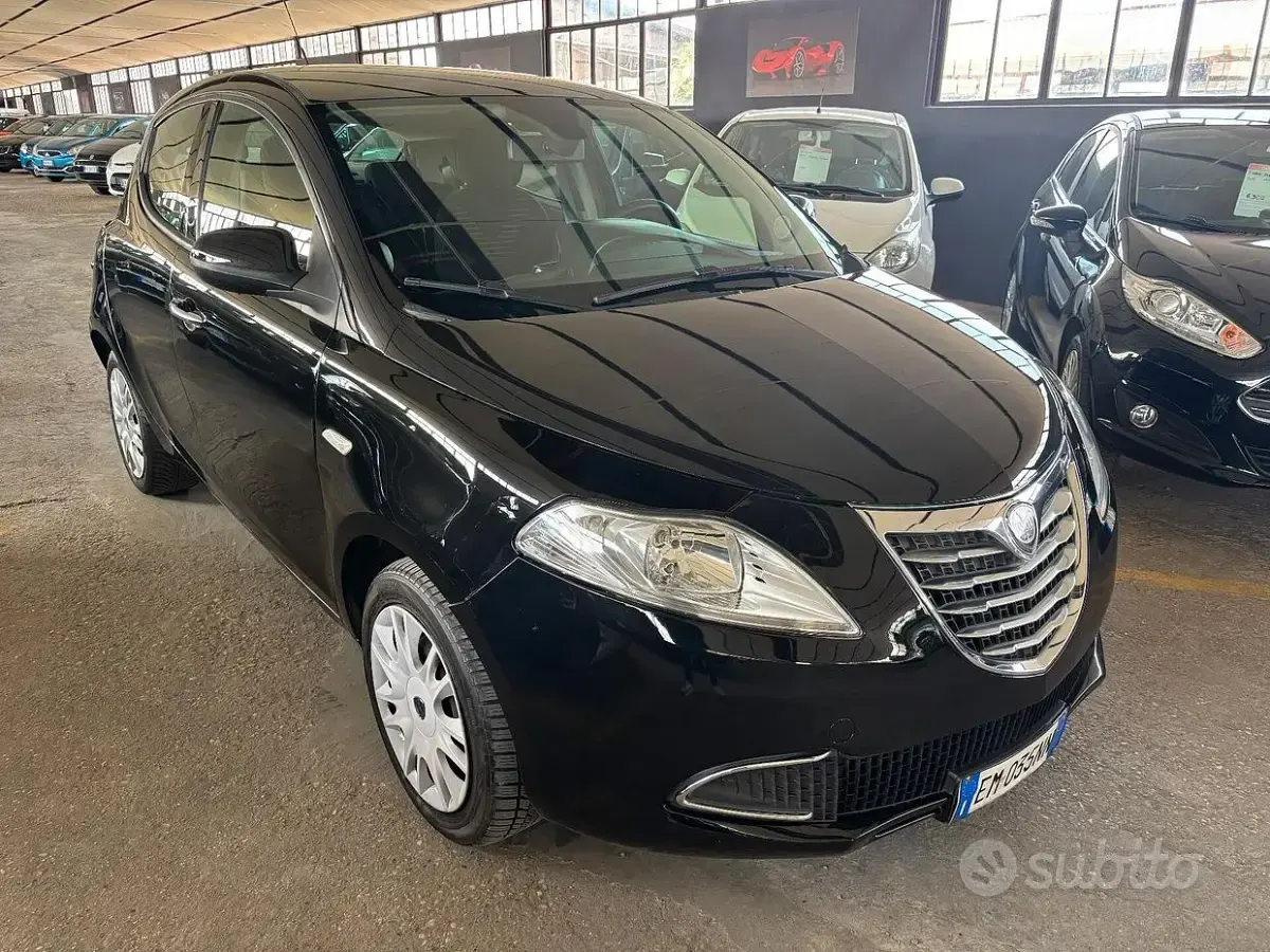 Usata Lancia Ypsilon S 69 CV (50 kW) 2012 Nero Utilitaria