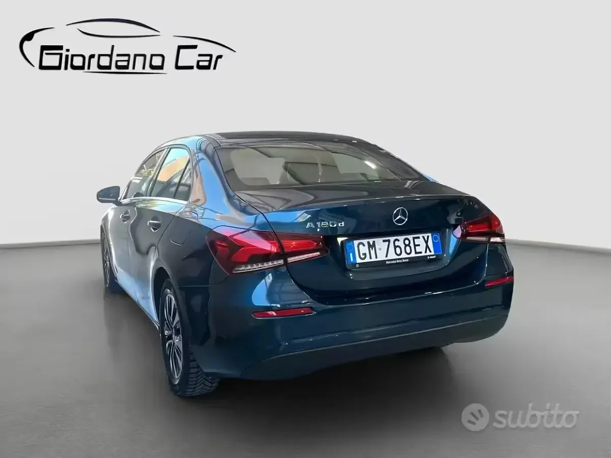 Usata Mercedes A180 Business 116 CV (85 kW) 2022 Blu Berlina