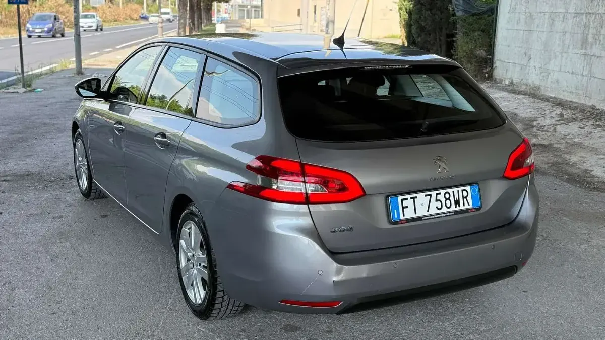 Usata Peugeot 308 SW Active 131 CV (96 kW) 2019 Station wagon