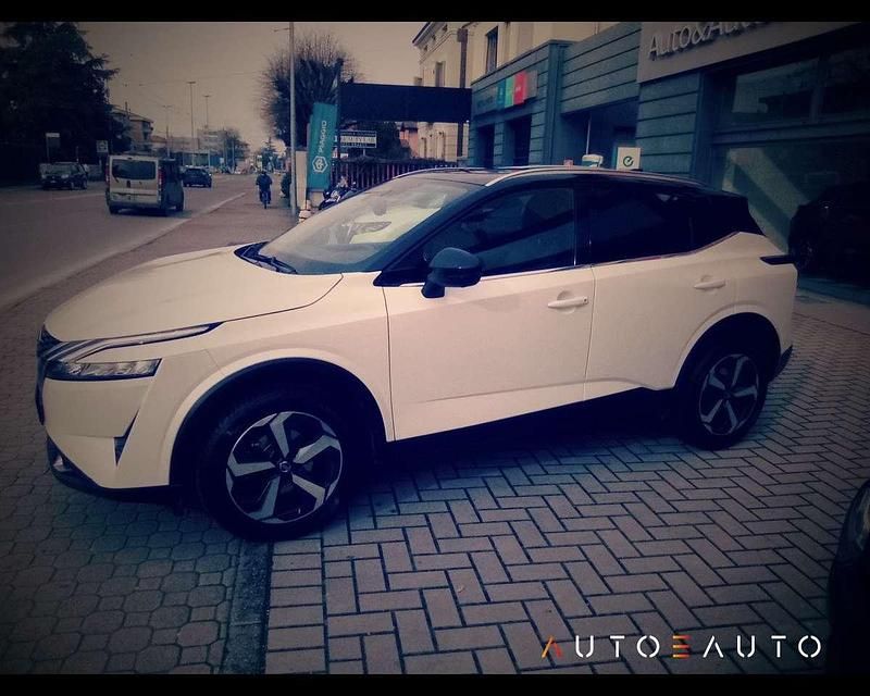 Usata Nissan Qashqai 140 CV (102 kW) 2022 Bianco SUV