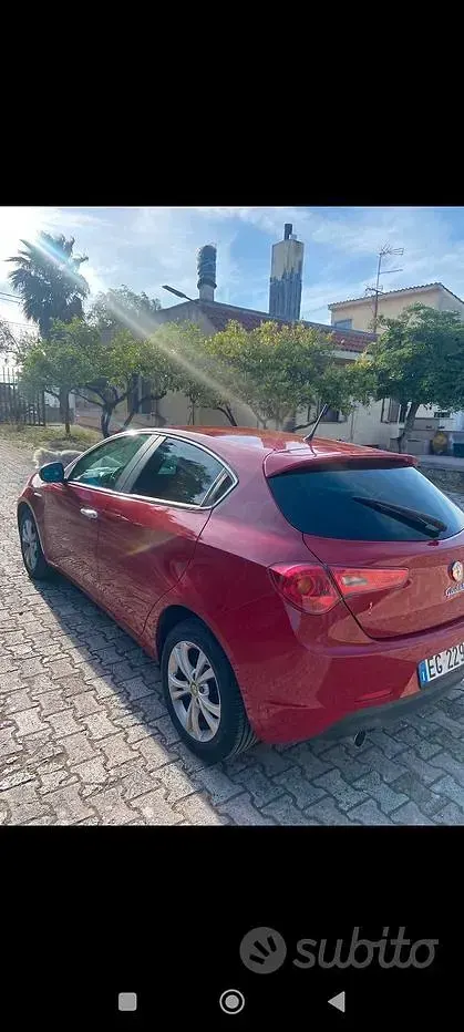 Usata Alfa Romeo Giulietta 105 CV (77 kW) 2011 Rosso Utilitaria
