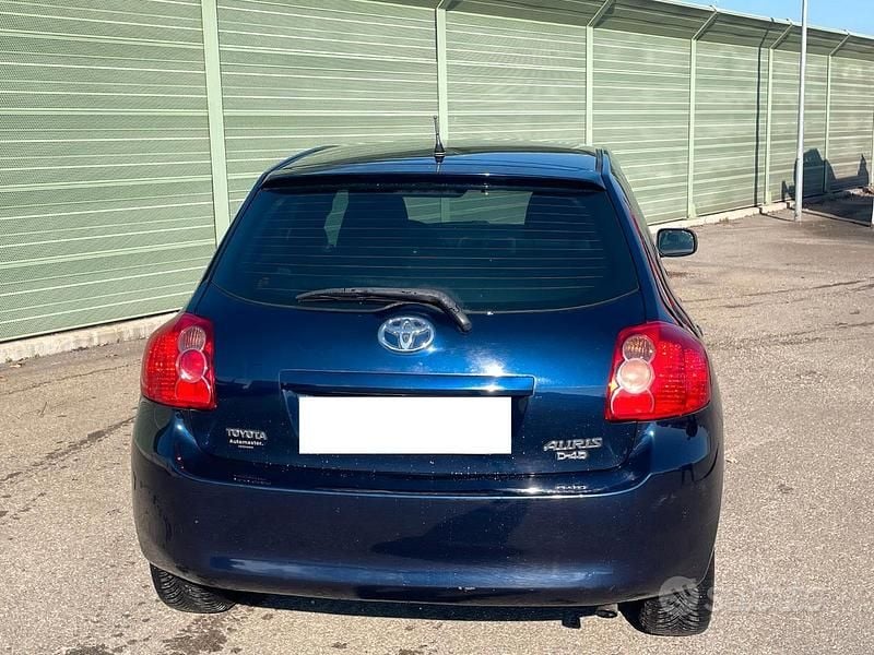 Usata Toyota Auris 126 CV (92 kW) 2008 Blu Berlina