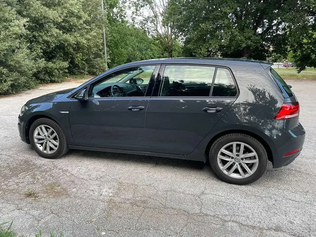 Usata VW Golf VII Business 131 CV (96 kW) 2019 Grigio Berlina