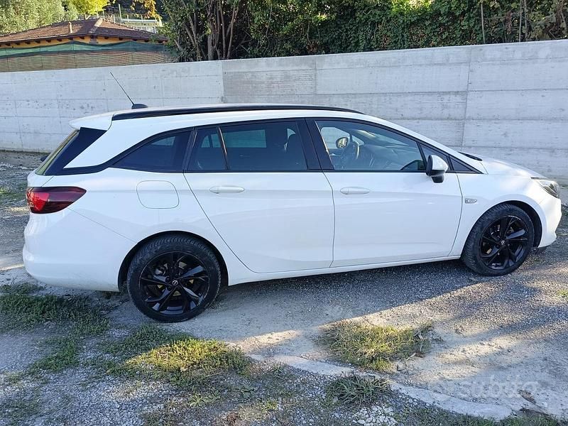 Usata Opel Astra Sport 105 CV (77 kW) 2020 Bianco Berlina
