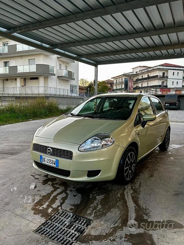Usata Fiat Grande Punto 75 CV (55 kW) 2006 Utilitaria