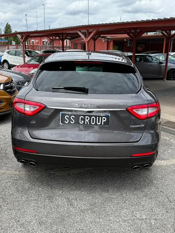 Usata Maserati Levante 275 CV (202 kW) 2018 Grigio SUV