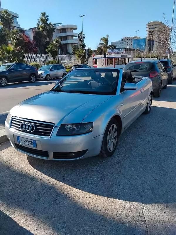 Usata Audi A4 Cabriolet 220 CV (161 kW) 2005 Grigio Cabrio