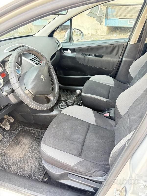 Usata Peugeot 207 75 CV (55 kW) 2009 Grigio Station wagon