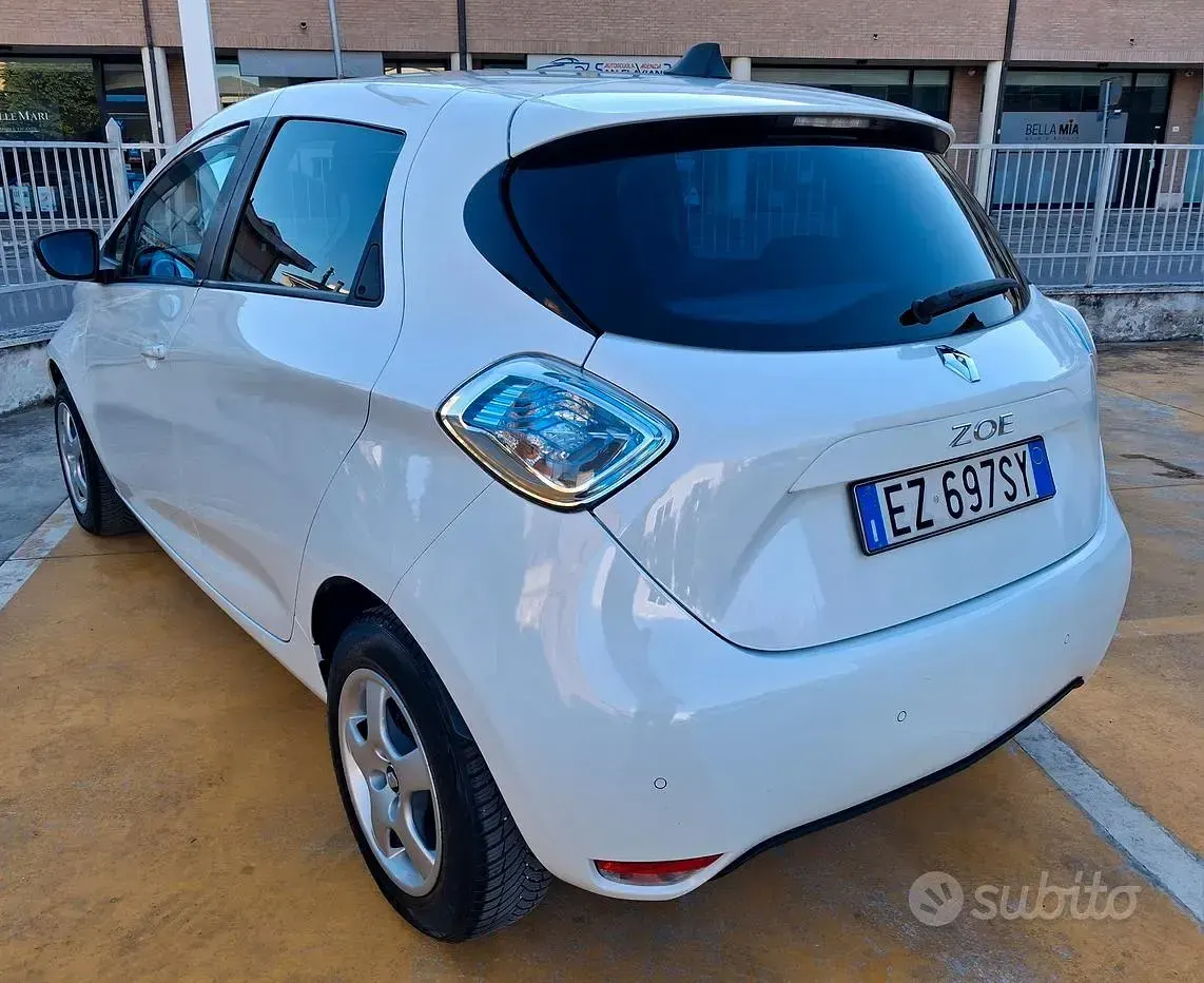 Usata Renault Zoe 27 kW (38 CV) 2015 Bianco Utilitaria
