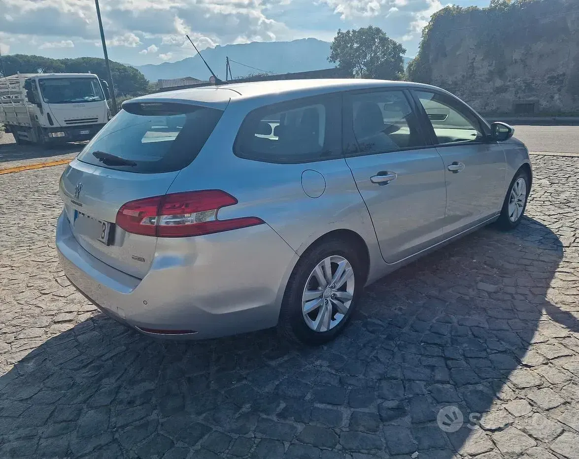 Usata Peugeot 308 Business-Line 120 CV (88 kW) 2015 Grigio Station wagon