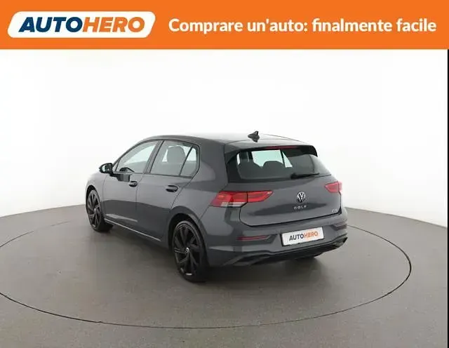 Usata VW Golf VIII Life 110 CV (80 kW) 2021 Grigio Berlina