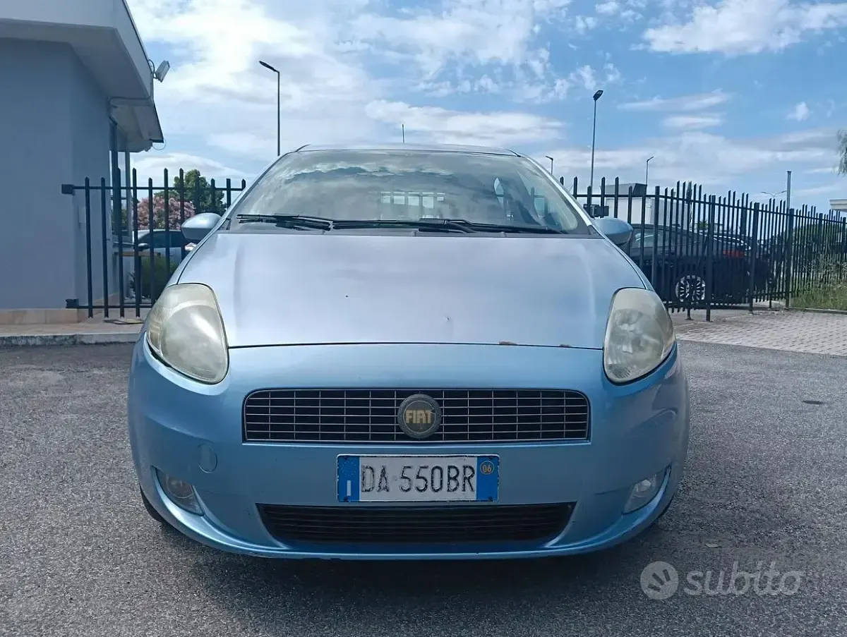 Usata Fiat Grande Punto Active 75 CV (55 kW) 2007 Blu Utilitaria