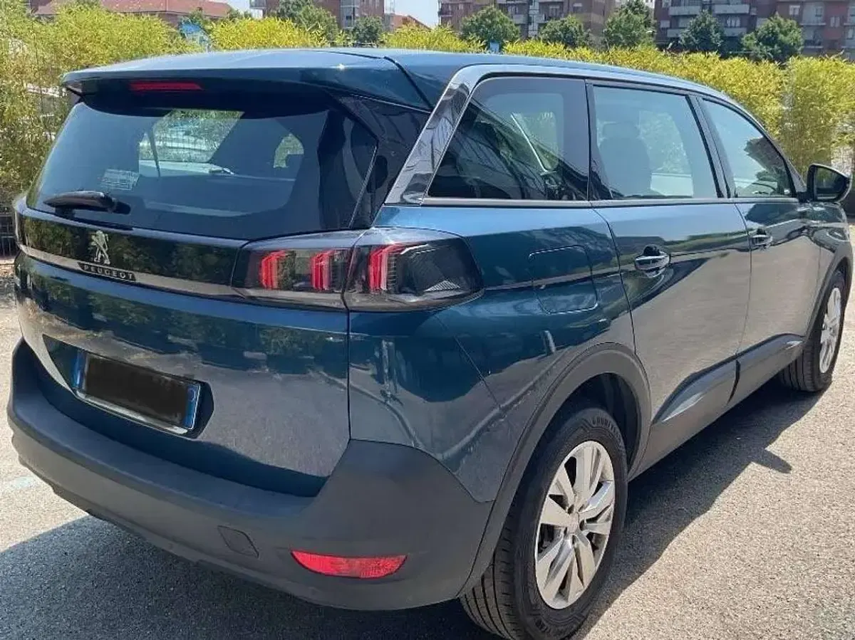 Usata Peugeot 5008 Allure 131 CV (96 kW) 2023 Blu/azzurro SUV