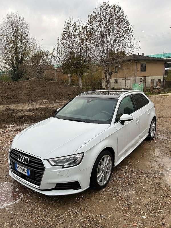 Bianco Usata 2017 Audi A3 Sportback Sport Due volumi | 19.000 € (Molto cara) - Immagine 1/4