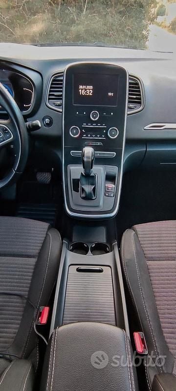 Usata Renault Grand Scénic IV 110 CV (80 kW) 2018 Rosso Monovolume