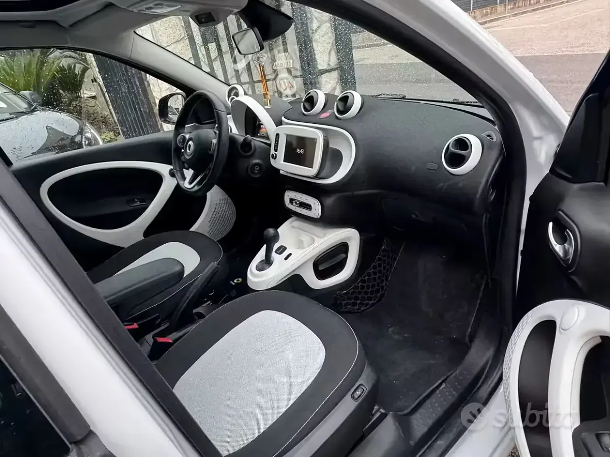 Usata Smart ForFour Passion 90 CV (66 kW) 2018 Bluazzurro Utilitaria
