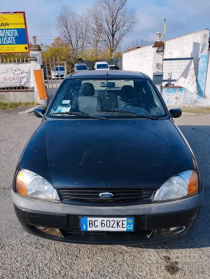 Usata Ford Fiesta Ghia 75 CV (55 kW) 1999 Utilitaria