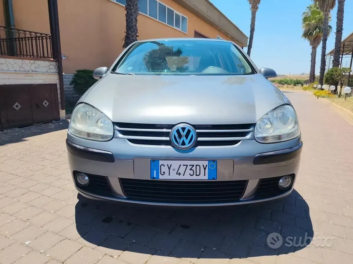 Usata VW Golf V Comfortline 105 CV (77 kW) 2007 Grigio Berlina