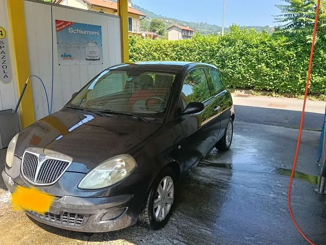 Usata Lancia Ypsilon 69 CV (50 kW) 2004 Utilitaria