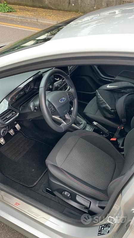 Usata Ford Fiesta ST-Line 125 CV (91 kW) 2018 Grigio Berlina