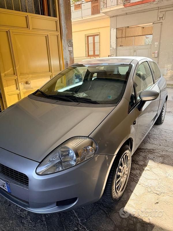Usata Fiat Grande Punto 65 CV (47 kW) 2009 Grigio Utilitaria