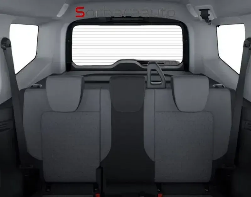 Usata Ford Tourneo Courier Titanium 125 CV (91 kW) 2025 Nero Monovolume