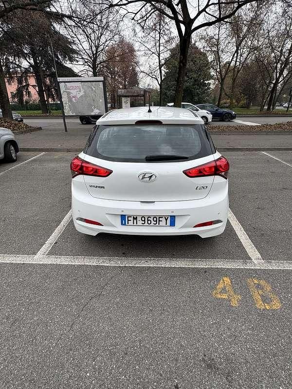 Usata Hyundai i20 Active 84 CV (61 kW) 2017 Bianco Utilitaria