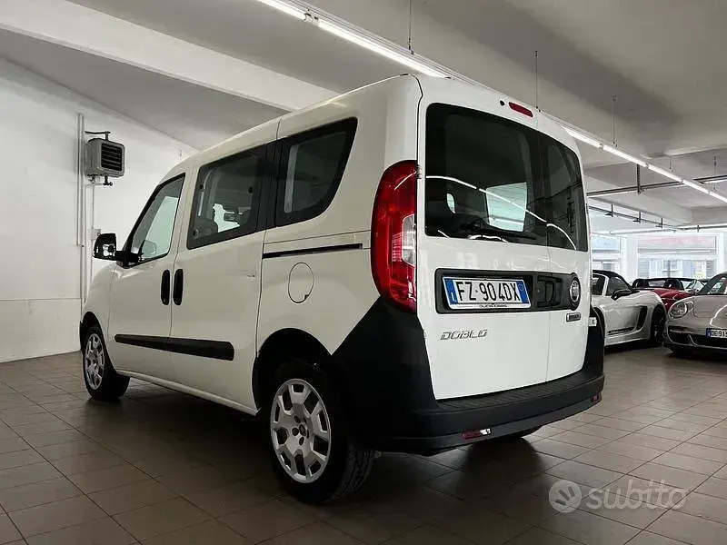 Usata Fiat Doblò Easy 120 CV (88 kW) 2019 Bianco Monovolume